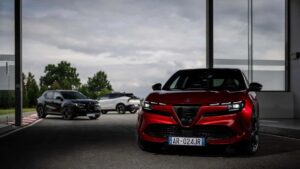 Alfa Romeo'nun Junior Q4 modeliyle otomotiv dünyasında yenilikçi bir adım.
