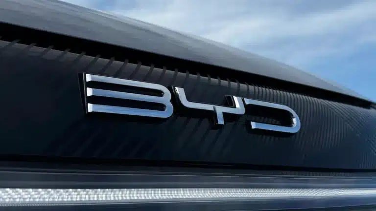 BYD ve Tesla’nın Batarya Teknolojileri: Karşılaştırmalı Analiz