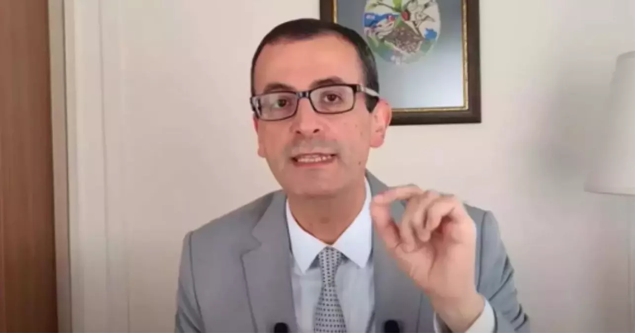 Evren Devrim Zelyut Kimdir?