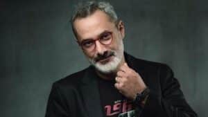 Kamil Güler, İnci Taneleri dizisinde Koray rolüyle sahnede, etkileyici performansıyla