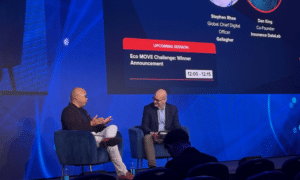 Sigortacılıkta dijital dönüşümün etkisi ve insan dokunuşunun vazgeçilmez rolünü keşfedin.