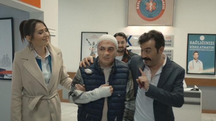 Zoraki Misafir Filmi: Konusu, Oyuncuları ve Çekim Mekanları