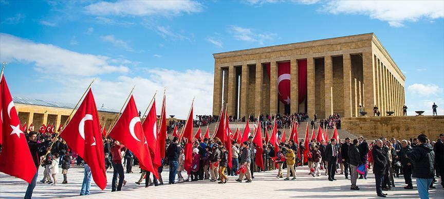 <b>22 Nisan Tatil Mi, Yarım Gün Mü?</b>“></p>
<p><strong>Genel Tatil Günleri:</strong></p>
<p>A) Resmi bayram günleri şunlardır:</p>                            <div class=