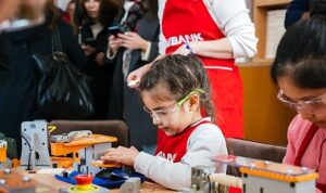 Akbank'ın 'Dönüşümde Gelecek Var' projesiyle geleceği dönüştürün. Yenilikçi yaklaşımlar ve