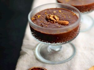 Lezzetli ve pratik Aside tatlısı tarifiyle sofralarınıza tat katın. Adım