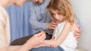 Çocuklarda inflamatuvar bağırsak hastalıklarının tanı ve tedavi süreçlerini keşfedin, sağlıklı