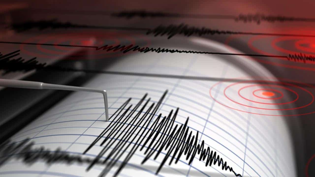 Earthquake Rattles Istanbul