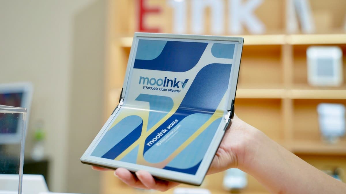 Discover the MooInk V, the world's first foldable E-Ink e-book