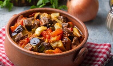 Lezzetli Güveçte Orman Kebabı Tarifi
