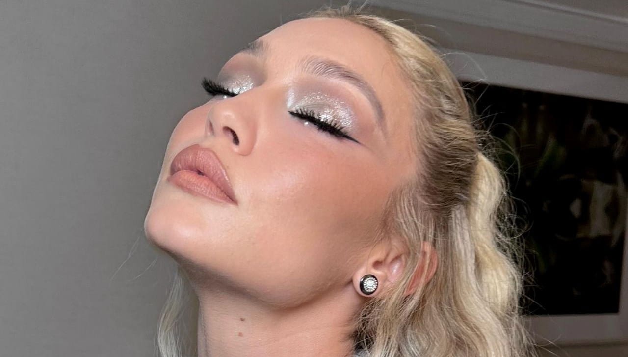 Discover essential tips to refresh your beauty routine with our