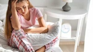 Rüyada adet olduğunu görmek, duygusal değişimlerin ve kişisel dönüşümlerin habercisi