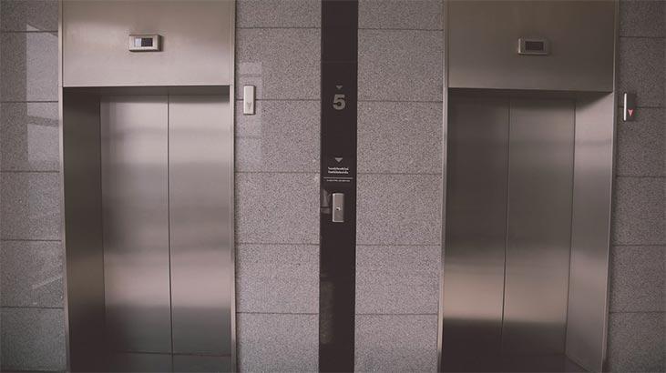 Rüyada Asansör Düşmesi: Gizemli Anlamları ve Yorumları