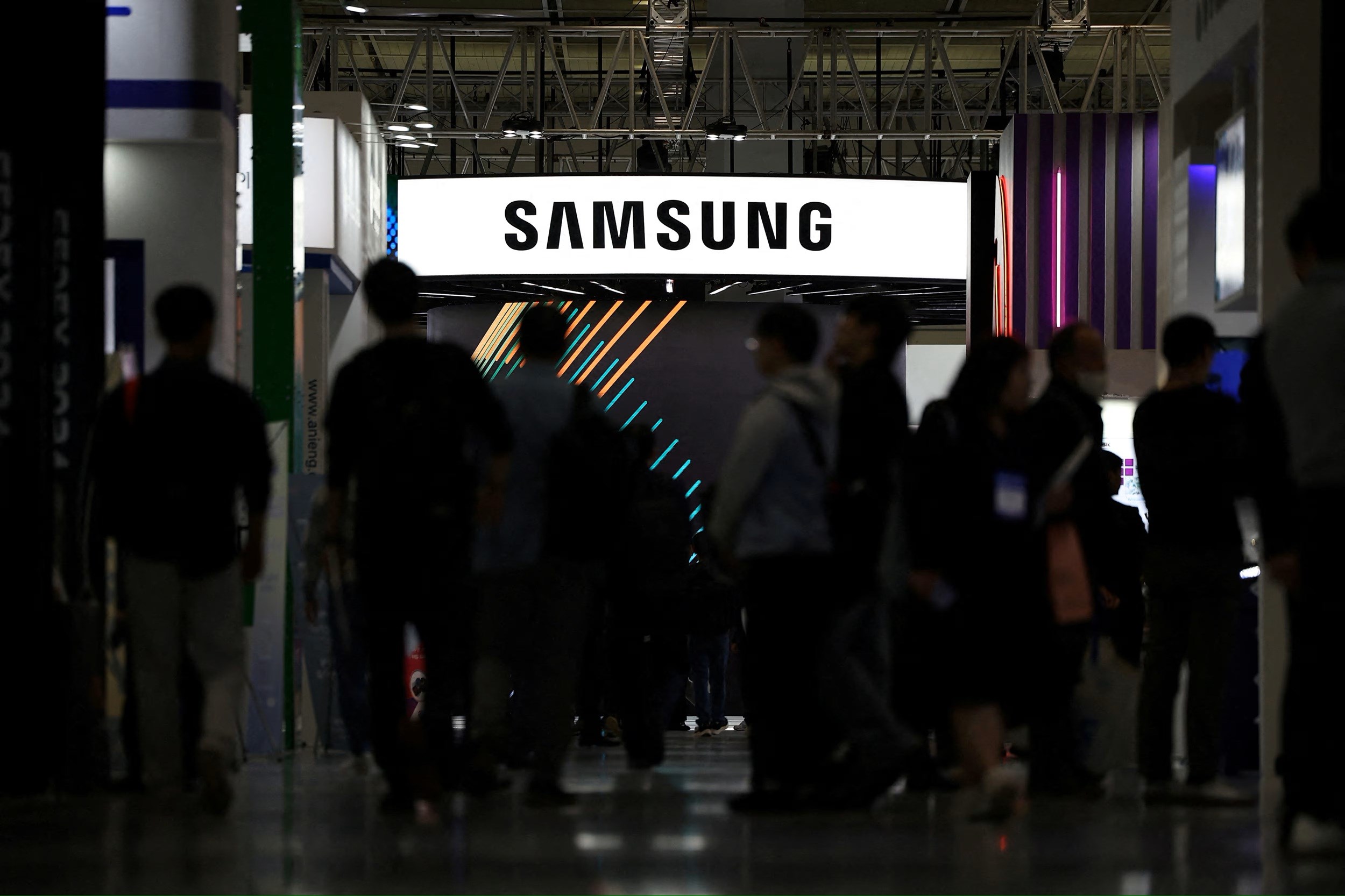 Samsung Electronics Faces Profit Decline Amidst Market Challenges