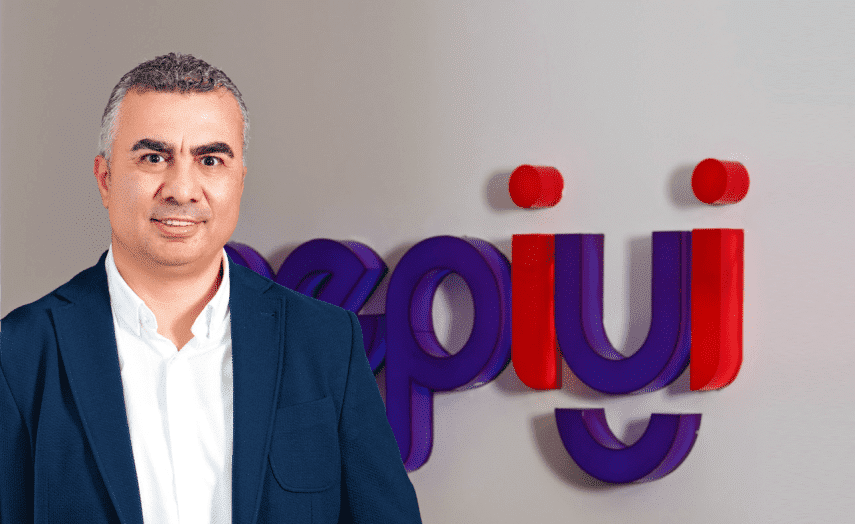 Ünlü sanatçı Şenol Ortaç, üniversiteli gençlerle buluşarak müzik ve kariyer