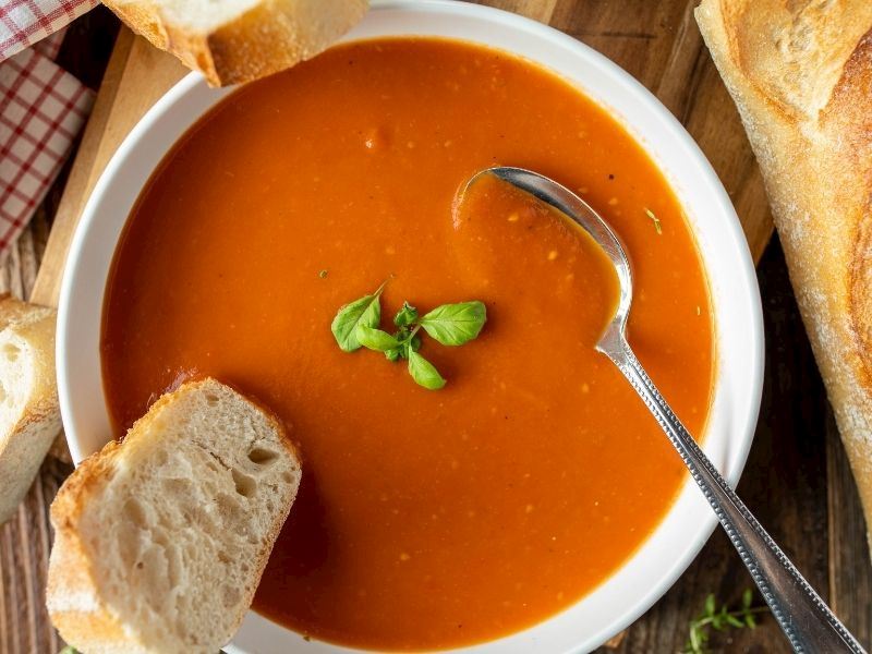 Sütsüz Domates Çorbası Tarifi
