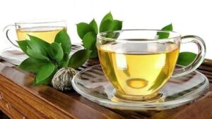 Explore the diverse health benefits of green tea, from boosting