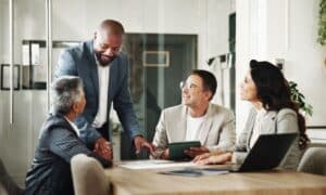 Zurich, Kuzey Amerika'da stratejik liderlik pozisyonlarında önemli terfiler gerçekleştirerek liderlik