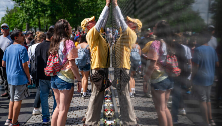 A Day of Reflection at the Vietnam Veterans Memorial
