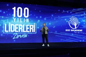 Anadolu Sigorta'nın 100. yılına özel düzenlenen Liderler Zirvesi'nde sektörün öncü
