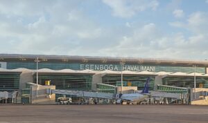 Ankara Esenboğa Havalimanı, sürdürülebilir uygulamalarıyla çevrecilikte öncülük ediyor. Yeşil yeniliklerle