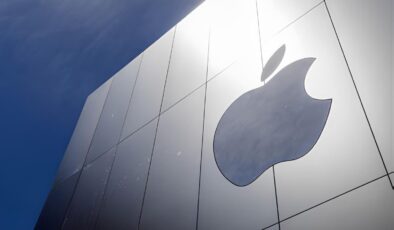 Apple Accelerates U.S. Investment Plans