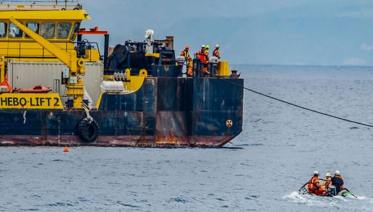 Efforts to Salvage Sunken Superyacht Bayesian Begin off Sicily’s Coast