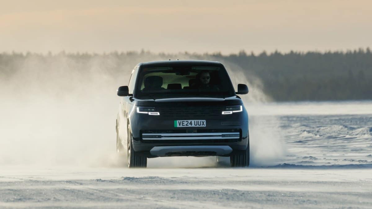 Elektrikli Range Rover ile otomobil dünyasında yeni bir çağ başlıyor.
