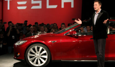 Elon Musk, Tesla’nın CEO’su Olarak Görevine Devam Edecek