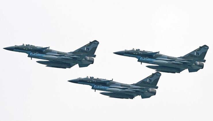 Escalating Tensions: Pakistan-India Aerial Confrontation