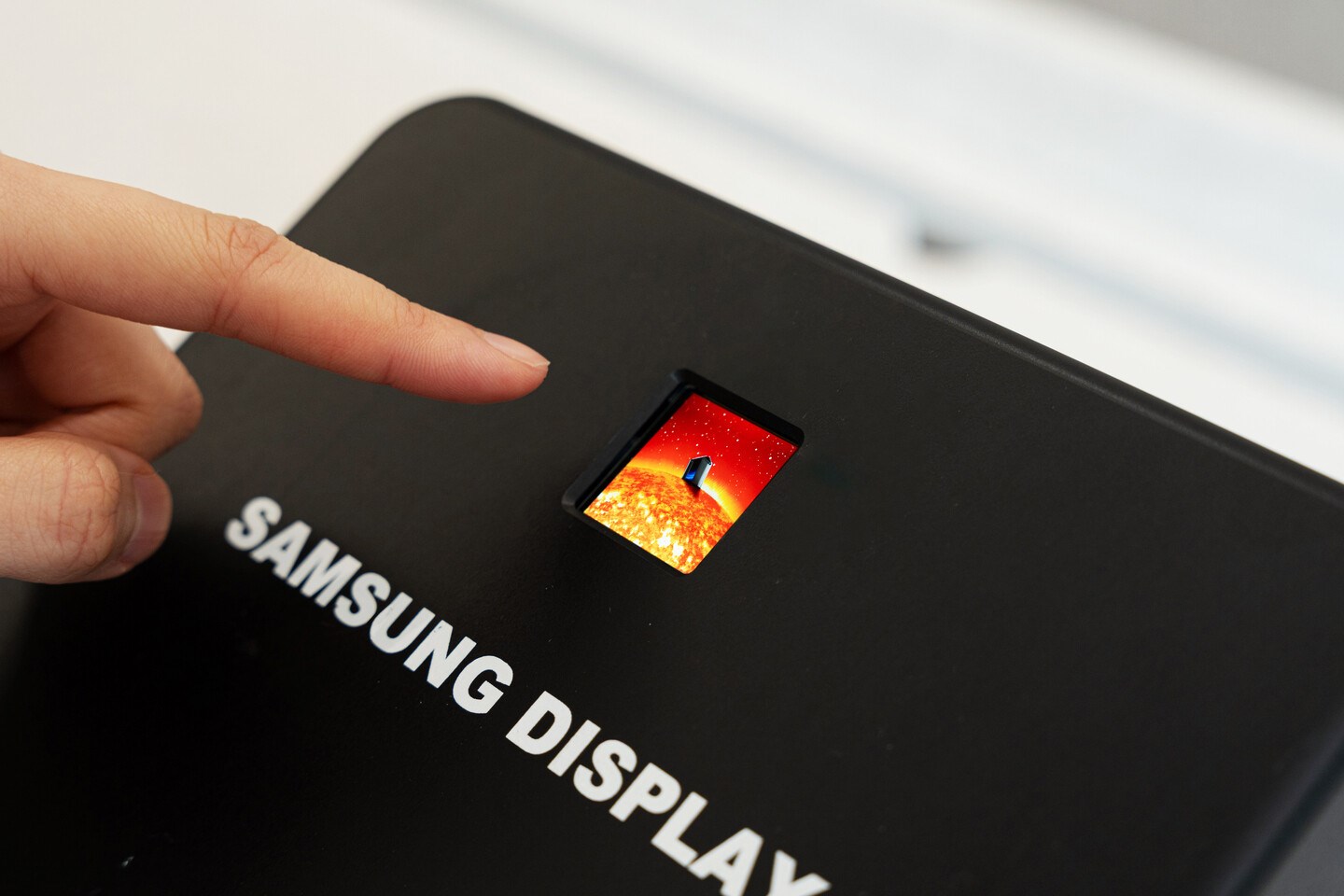 Samsung Display's Groundbreaking OLEDoS Innovation