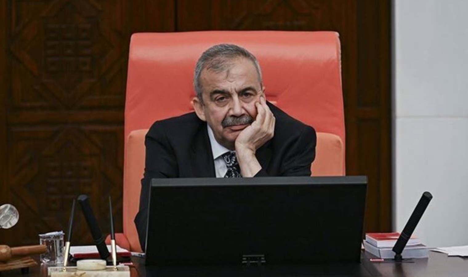 Sırrı Süreyya Önder Hayatını Kaybetti