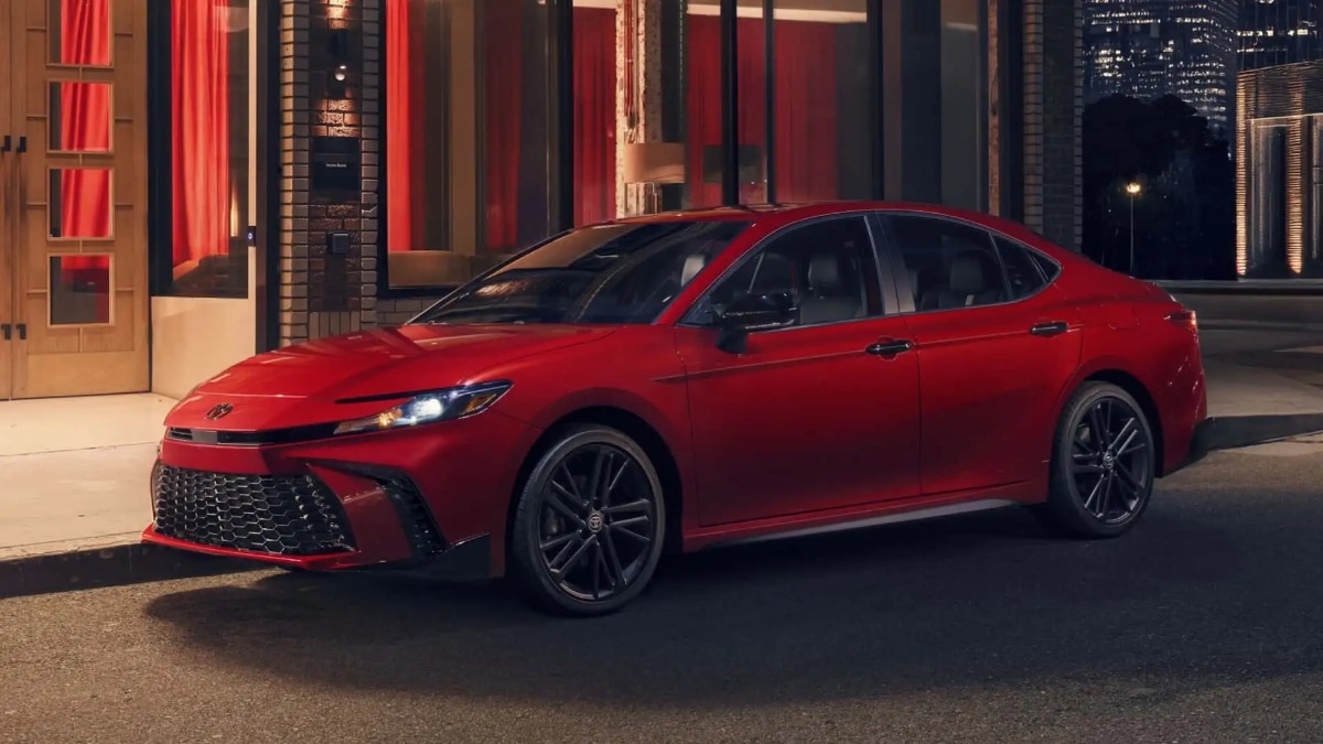 Toyota Camry Nightshade Edition, şık tasarımı ve yenilikçi özellikleriyle geri