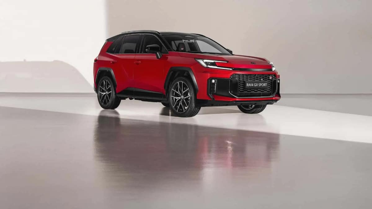 Toyota’dan Yeni RAV4: Hibrit Devrimi ve Teknolojik Yenilikler