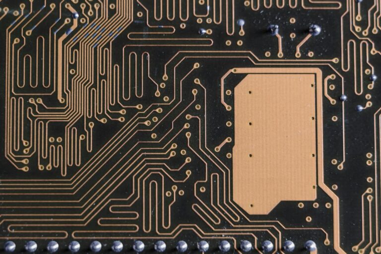 US Tightens Grip on China’s Access to Semiconductor Technologies