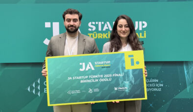 Genç Girişimcilerden Geleceğe Yön Veren Fikirler: JA StartUP Finalinde İlham Veren Projeler Sahne Aldı