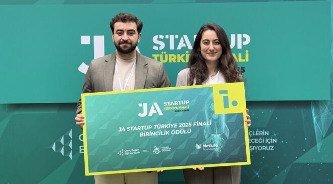 Genç Girişimcilerden Geleceğe Yön Veren Fikirler: JA StartUP Finalinde İlham Veren Projeler Sahne Aldı