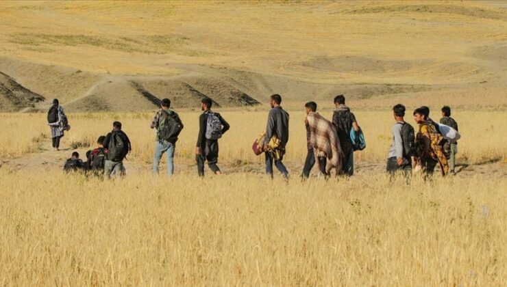 Afghan Prime Minister Invites Citizens to Return Home