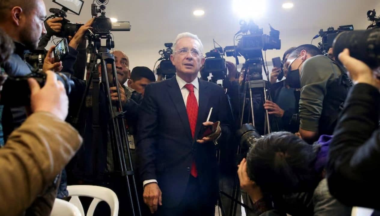 Alvaro Uribe Criticizes Government Amid Assassination Threats