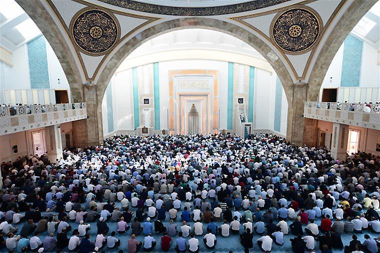 Cuma Namazı Süresi ve Hükmü