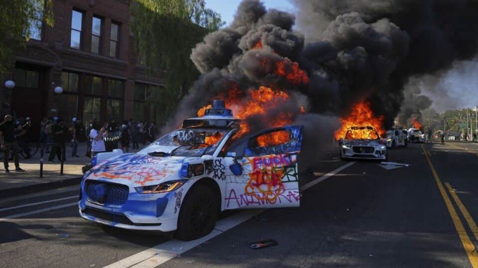 Escalating Tensions in Los Angeles Over Migrant Detentions