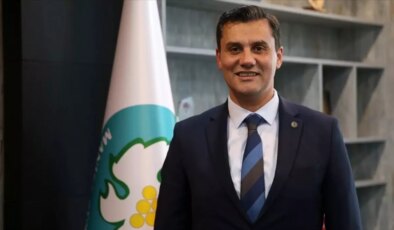 Ferdi Zeyrek Kimdir?