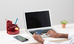 Ödeme sistemlerinde güvenliğin artırılması ve dolandırıcılıkla mücadele yöntemleri hakkında kapsamlı