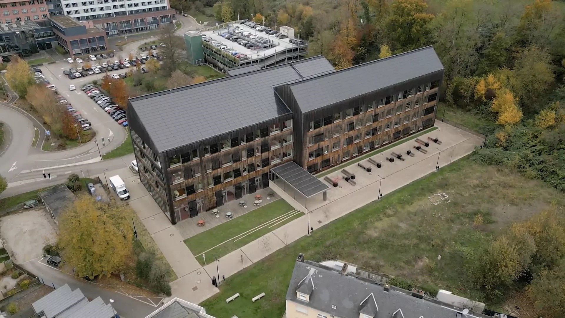 Harnessing Renewable Energy for Sustainable Architecture