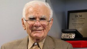 Gazi Yaşargil kimdir sorusu, hayatı ve biyografisi hakkında bilgi edinmek