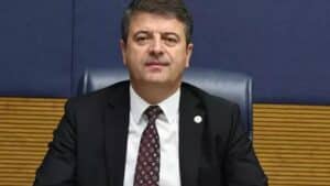 Abdurrahman Tutdere'nin hayatı, kariyeri ve siyasi başarıları hakkında bilgilendirici bir