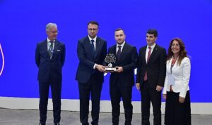 ARMSTO ve Vefa Kuzu, savunma sanayiinde öncü başarılarıyla öne çıkıyor.