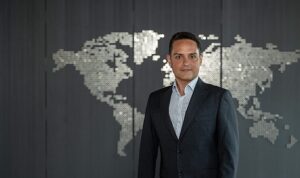 Cem Çamlı, EY Türkiye'nin enerji sektöründeki liderliğiyle dikkat çekiyor. Enerji