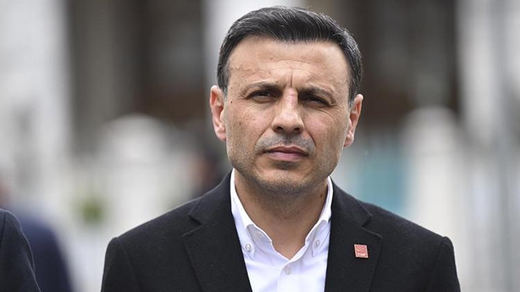 Özgür Çelik'in Eğitim ve Siyasi Kariyeri