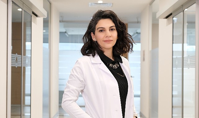 Kadınların Farklı Dönemlerde Karşılaştığı Diş Eti Sorunları