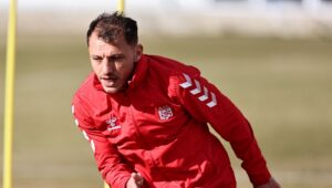 Ziya Erdal, taraftarlara duygusal bir veda mesajı ile veda ediyor.